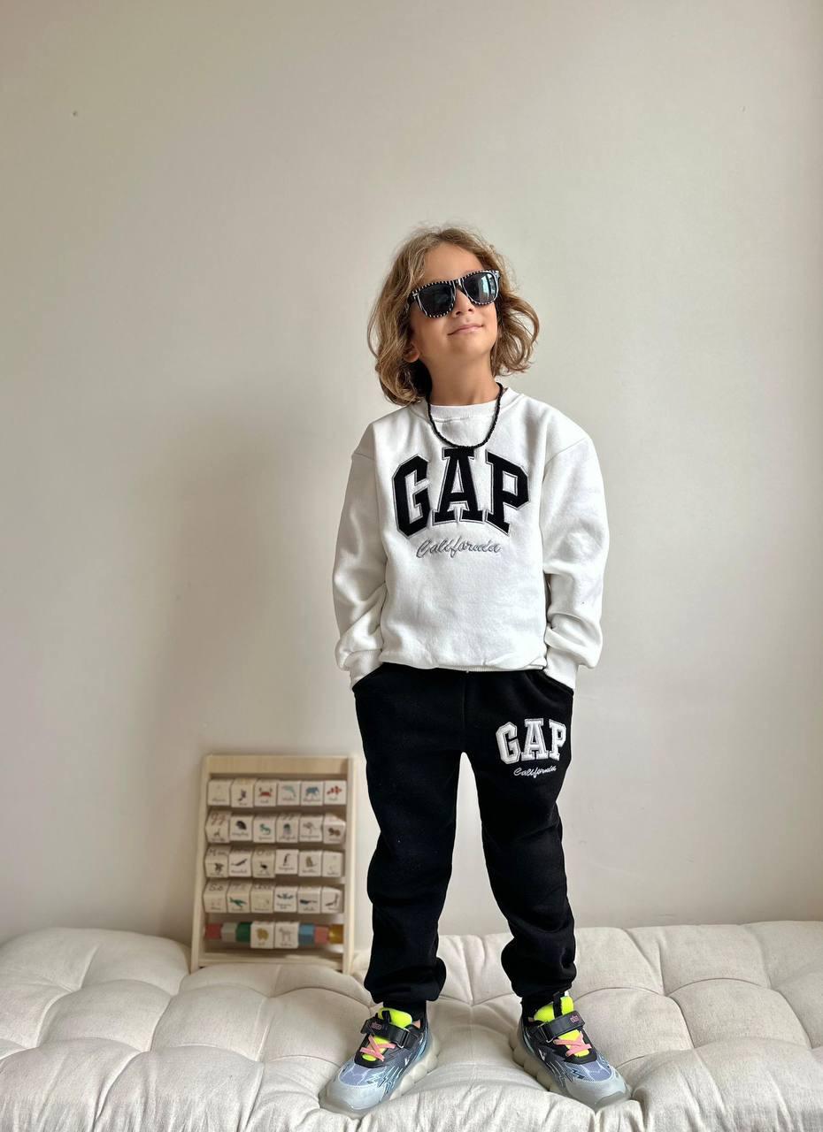 Green & White GAP California Fleece Sweatshirt and Joggers Set