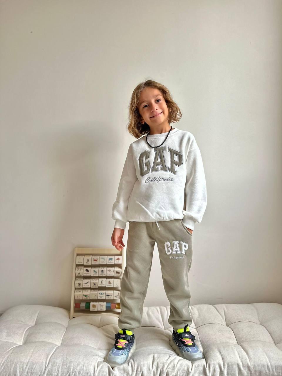Black & White GAP California Fleece Sweatshirt and Joggers Set