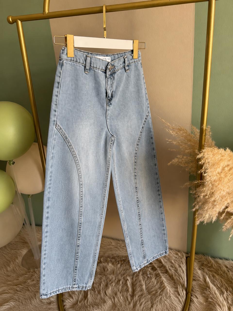 Wide-Leg Jeans